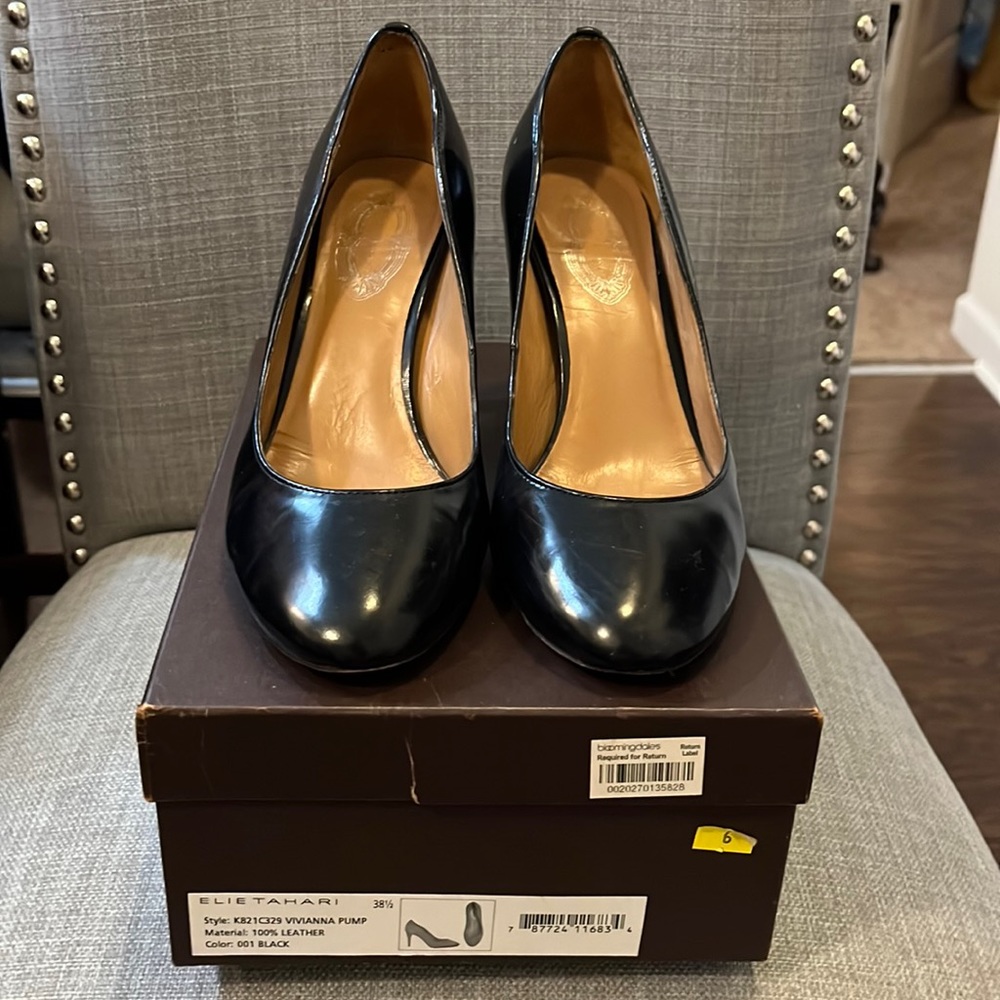 Elie Tahari Vivianna Pump